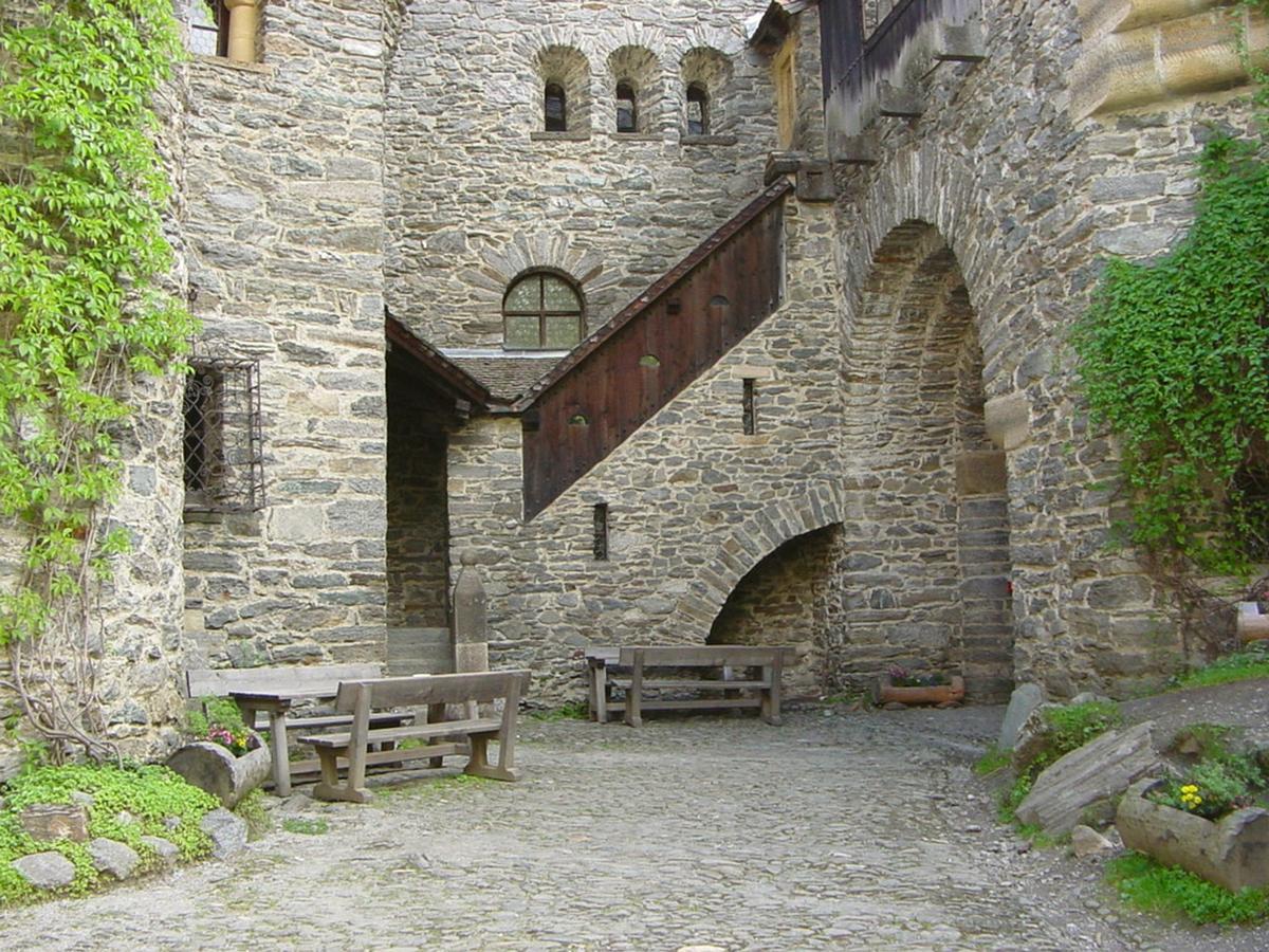 A Pousada Burg Finstergrun Ramingstein Exterior foto